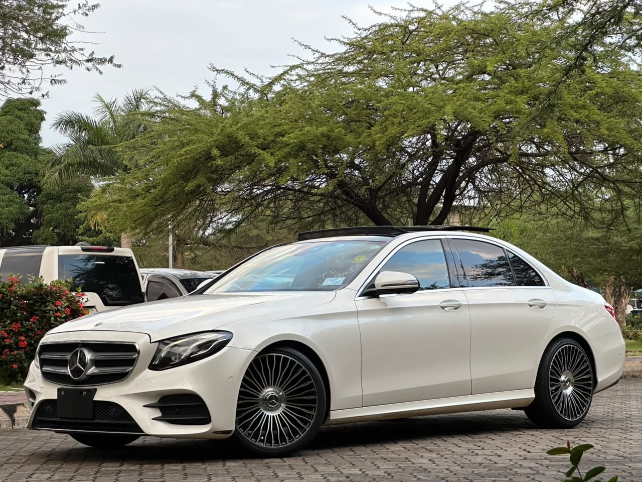 MERCEDES BENZ E-CLASS 250 thumbnail 8
